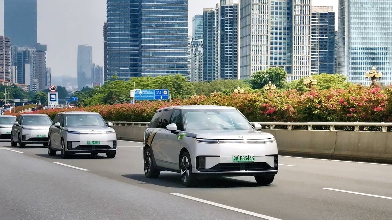 The XPENG YOYO Robotaxi fleet on a Guangzhou road